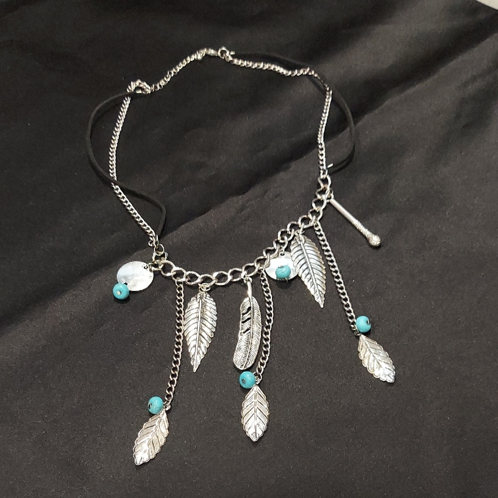 LUCKY BRAND FEATHER CHARM NECKLACE